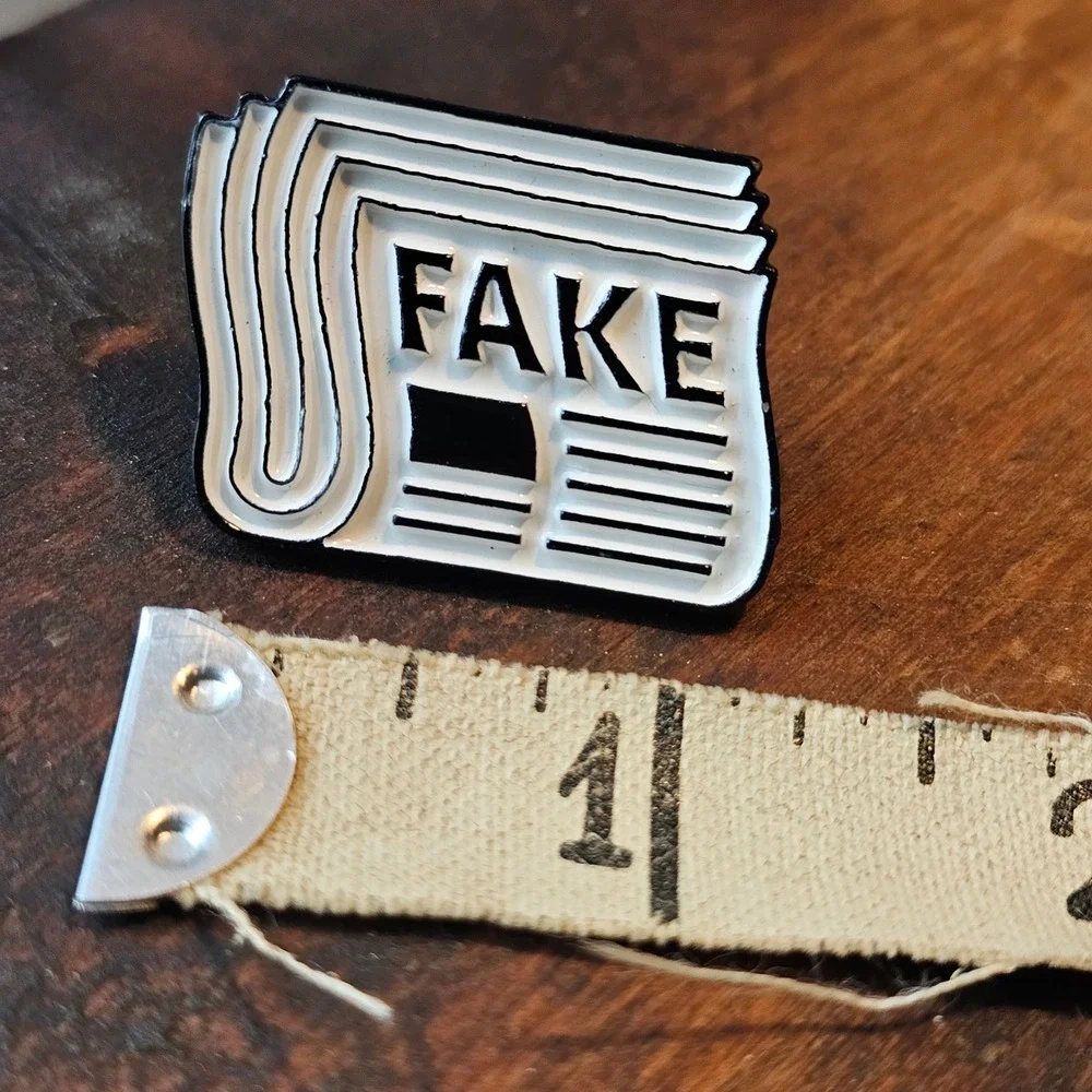 Enamel Lapel Pin Unisex OS White Fake News Newspaper Soft Enamel Gift